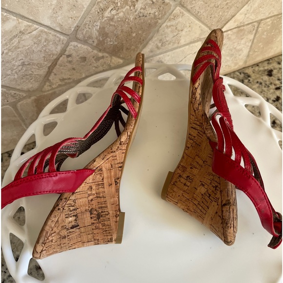 Moda Reflex Red Sandals - Picture 4 of 12